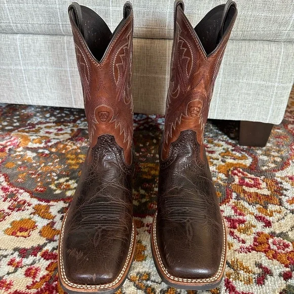 Men’s Ariat Square Toe Boots - Picture 2 of 6